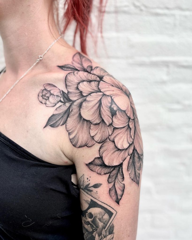 peony tattoo - peony - pioenroos - shoulder tattoo - breda