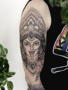 Ornamental tattoo - kali tattoo - skull tattoo - dot work - black n grey - gemstone - Breda