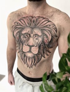 Leeuw tattoo - Lion tattoo - tattoo - chestpiece - chest tattoo - borststuk- scar coverage tattoo - tatoeage - breda - studio zwartzout - dotwork - ornamental